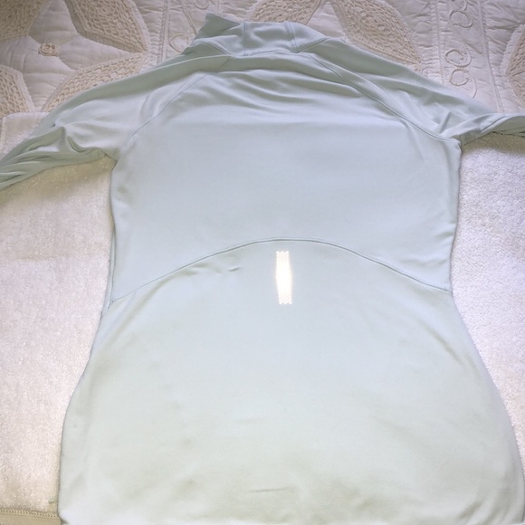 Athleta work out top - Picture 5 of 6